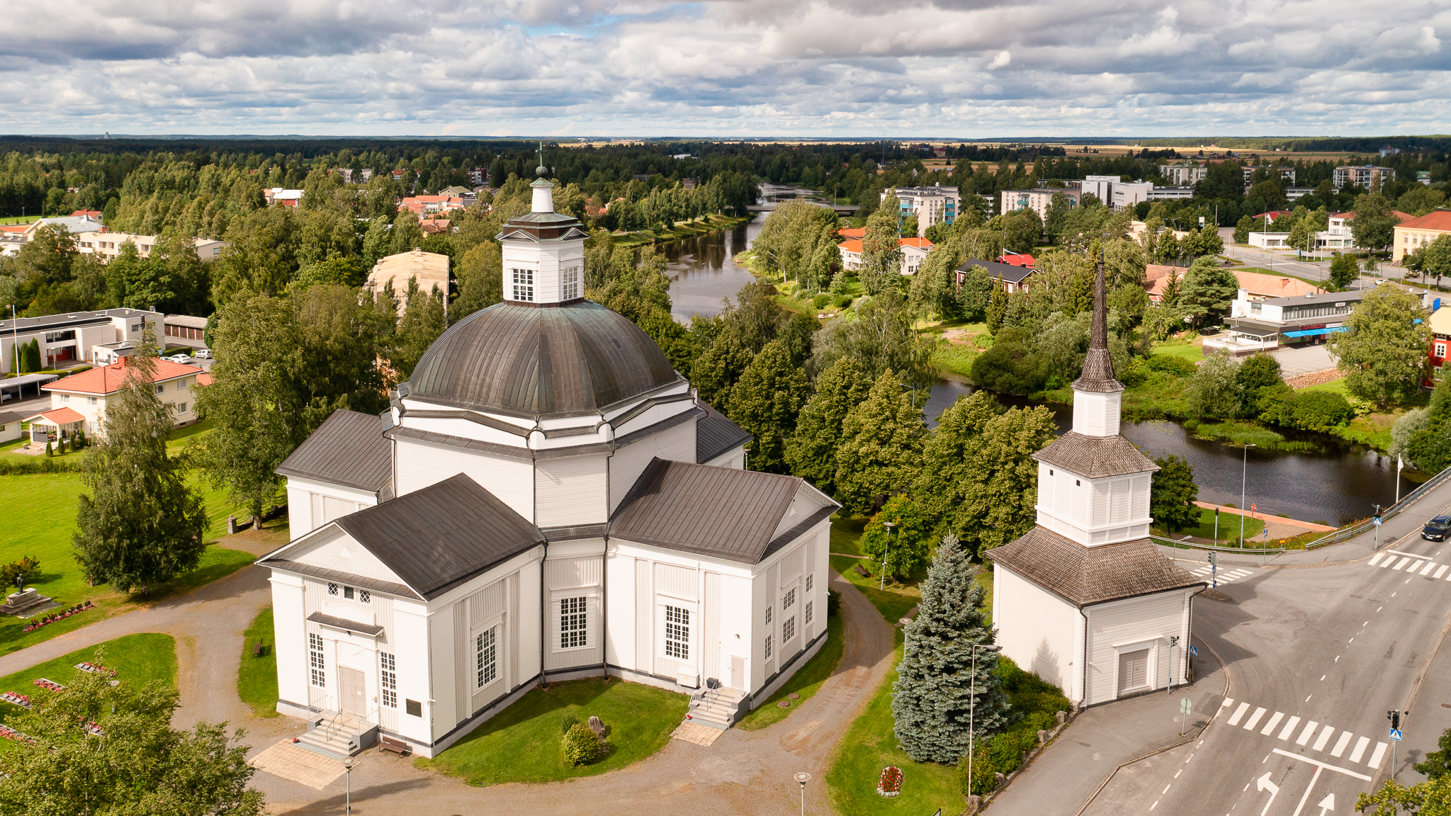 Juhannuspäivän sanajumalanpalvelus tuomiokirkossa Messu