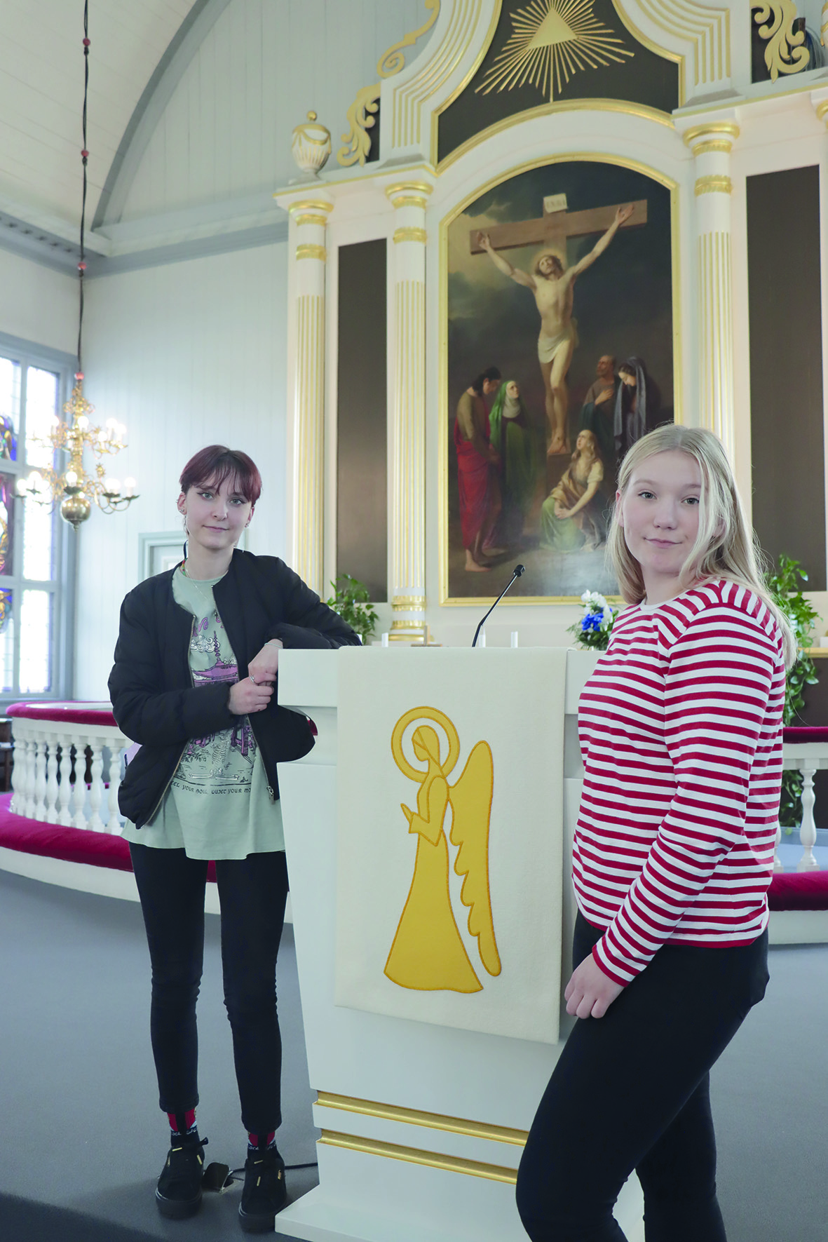 Tuomiokirkon ovet ovat avoinna ja opas on paikalla Tuomiokirkko avoinna kesäpäivisin klo 10-17