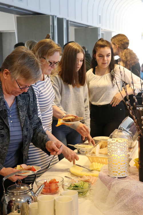 Messun päätteeksi on tarjolla runsas iltapala.
